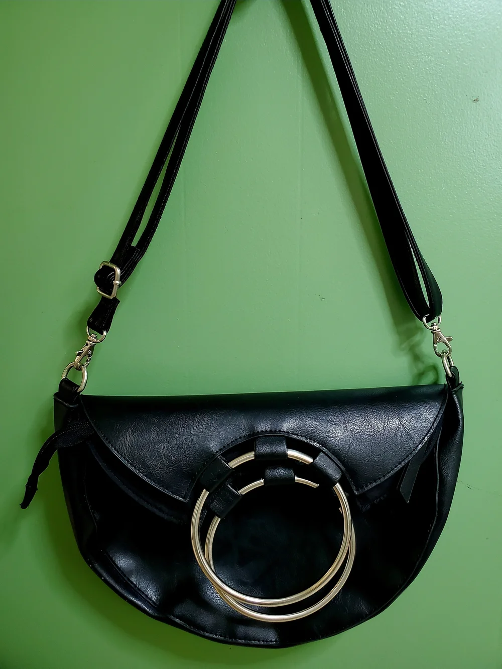 Source Unknown Black Shoulder Bag with Silver Double Ring